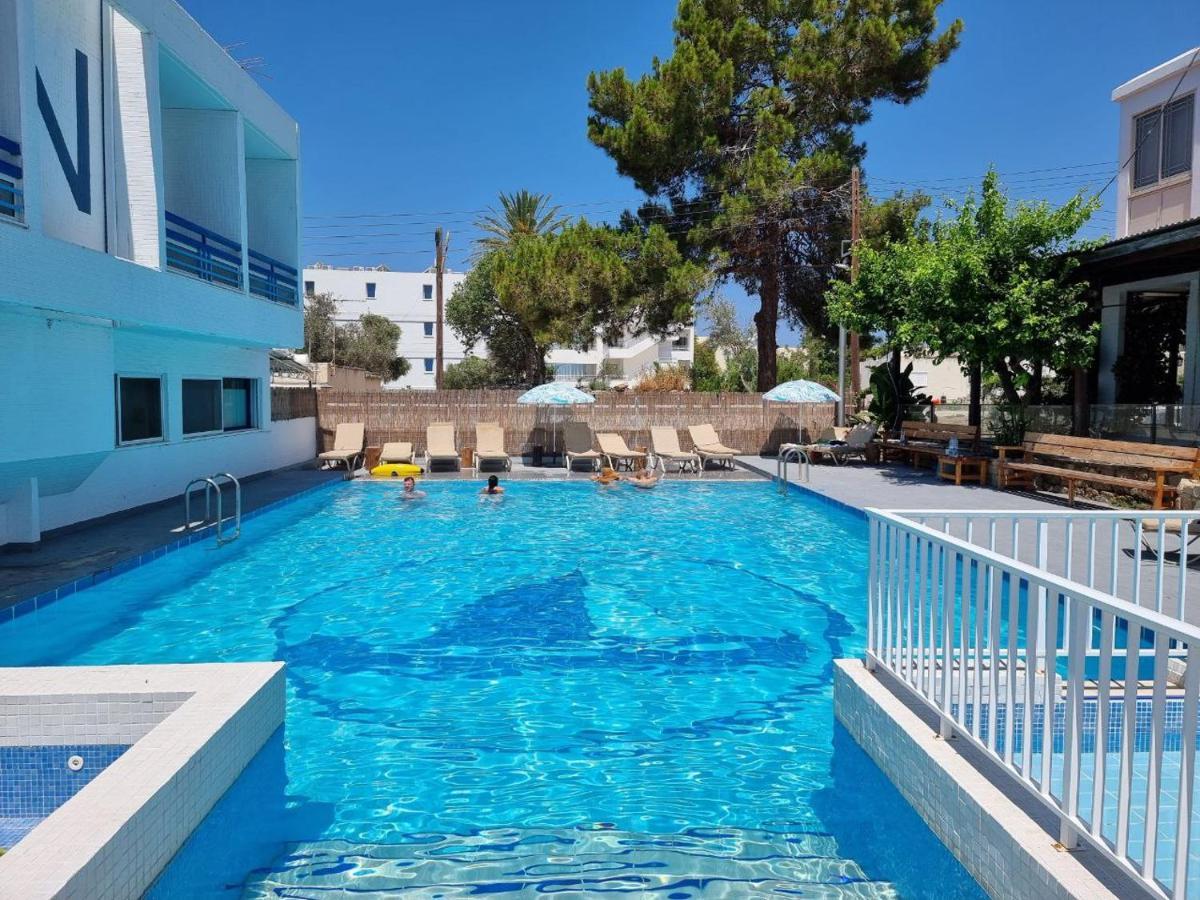 Nereus Hotel Paphos Extérieur photo