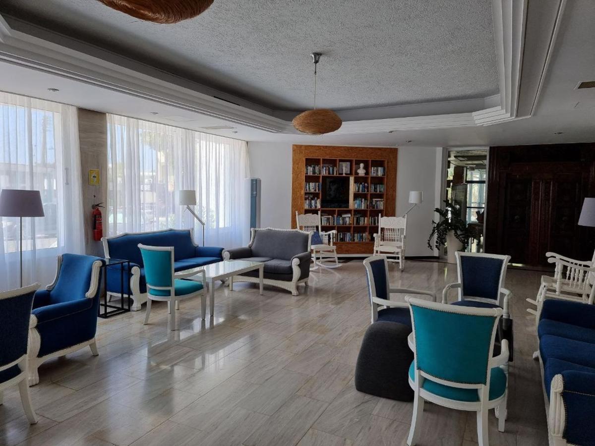Nereus Hotel Paphos Extérieur photo