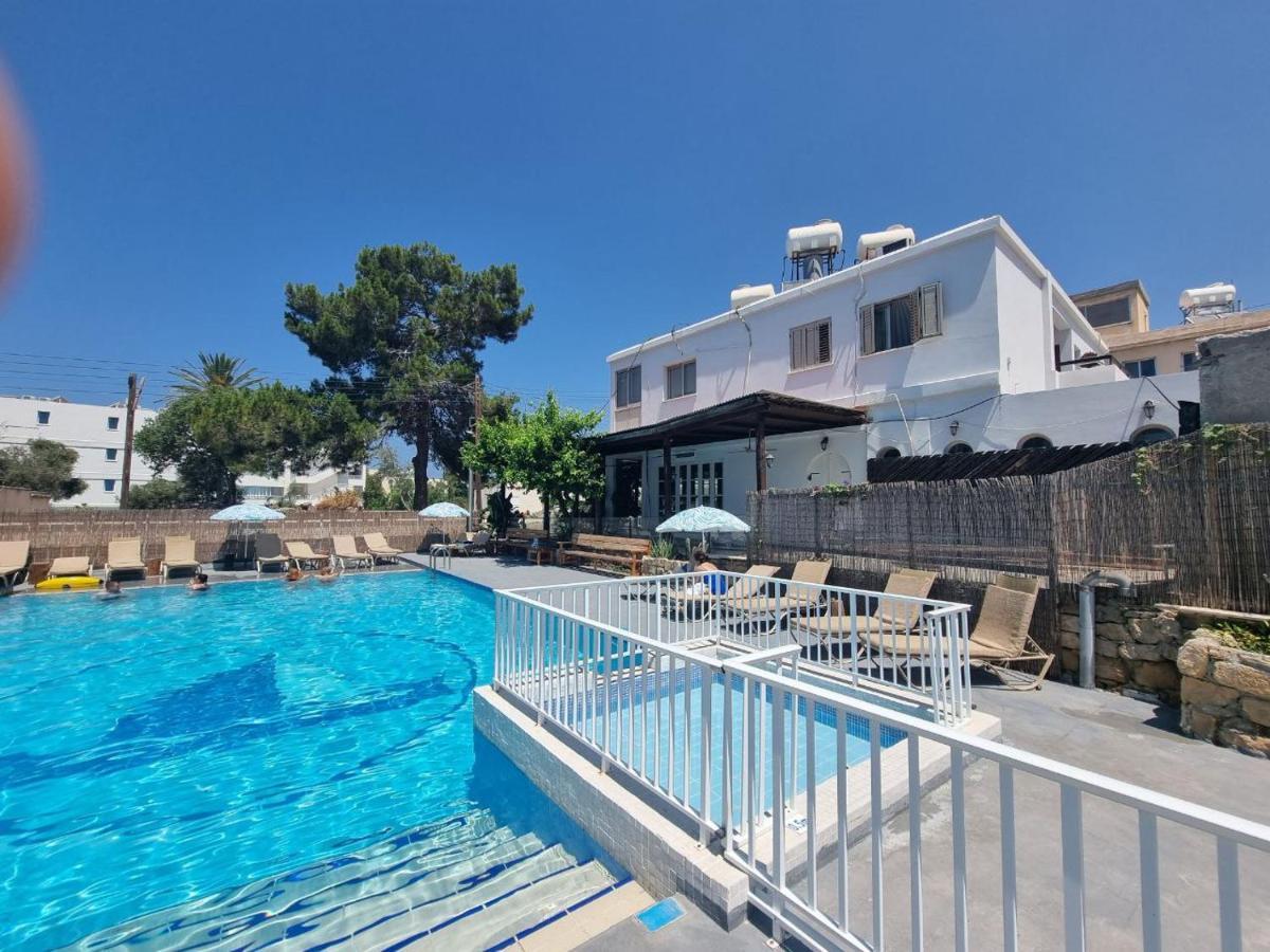 Nereus Hotel Paphos Extérieur photo