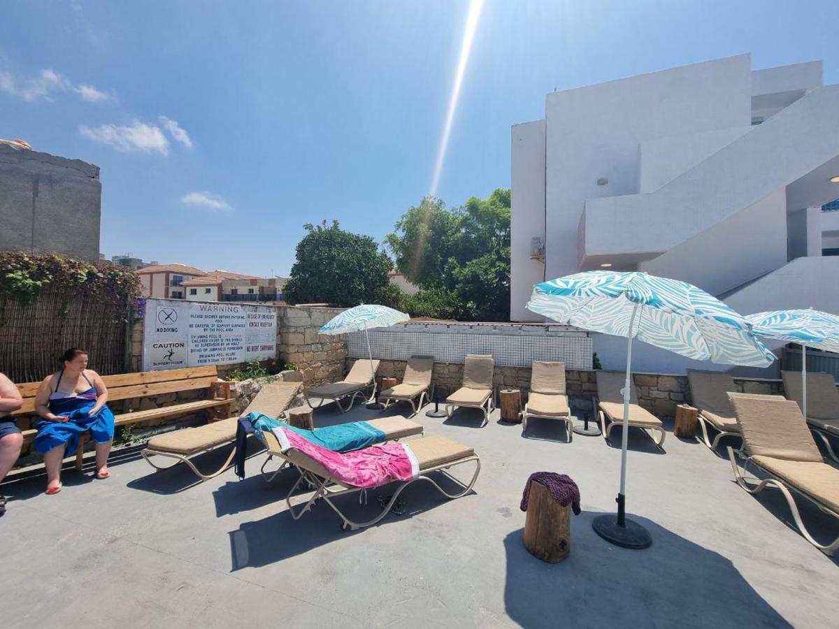 Nereus Hotel Paphos Extérieur photo